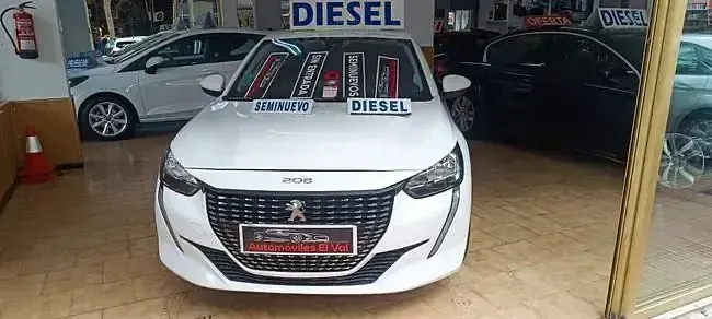 Usado Peugeot 208 Active 100 CV (73 kW) 2021 Blanco Utilitario