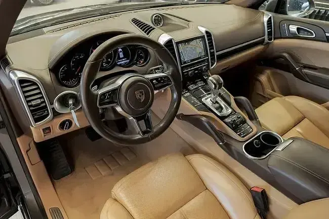 Usado Porsche Cayenne Diesel 262 CV (192 kW) 2015 Marrón SUV