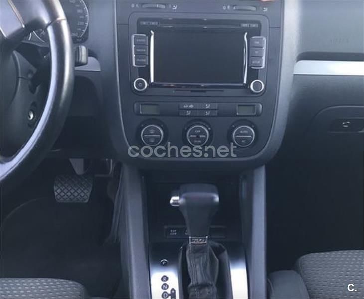 Usado VW Golf V Highline 160 CV (117 kW) 2009 Rojo Familiar