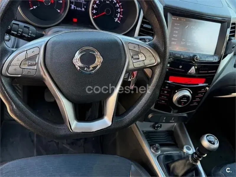 Usado SsangYong Tivoli 115 CV (84 kW) 2018 Rojo SUV