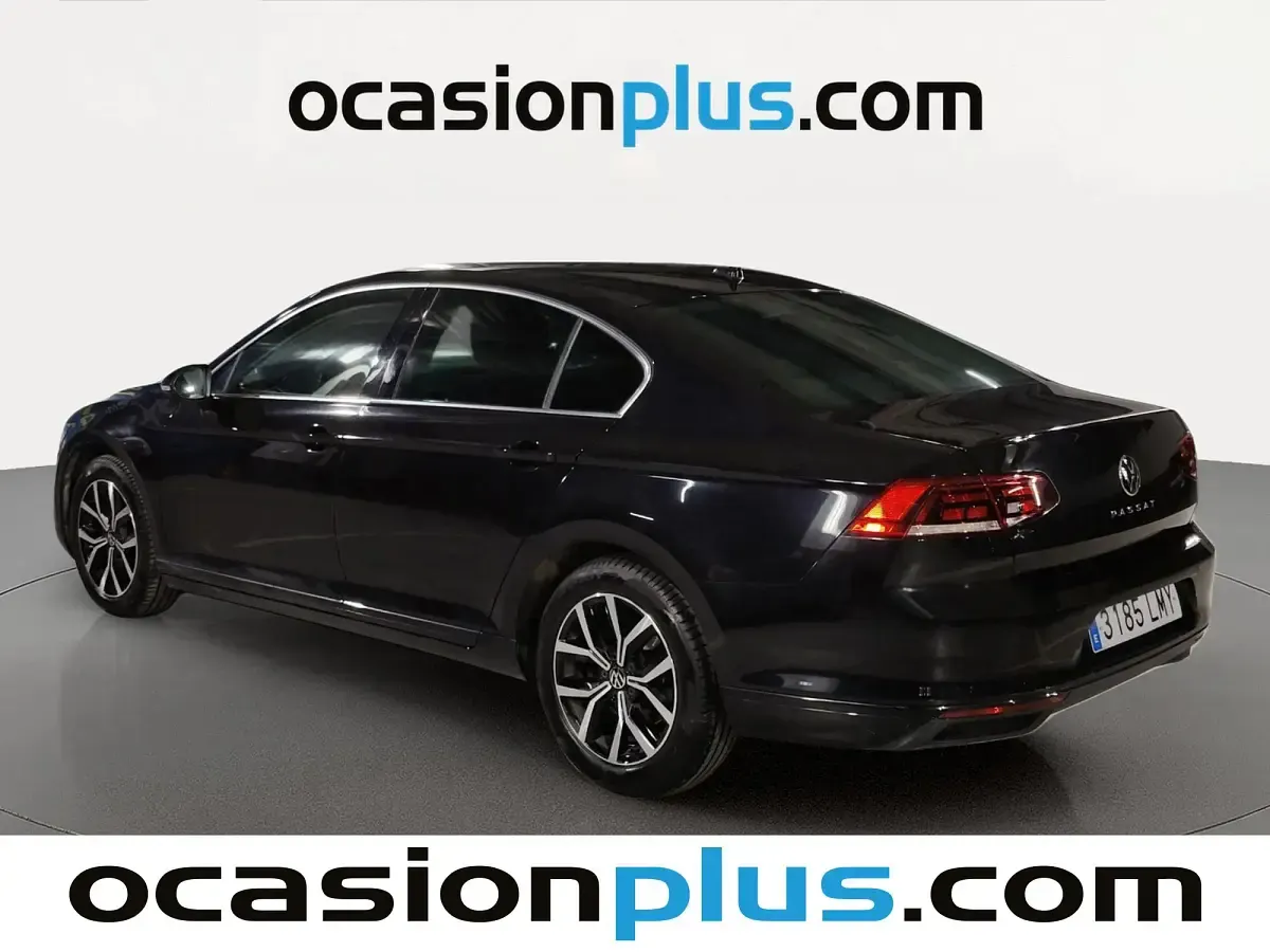 Usado VW Passat Executive 150 CV (110 kW) 2021 Negro Berlina