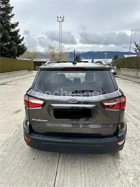 Usado Ford Ecosport Trend 100 CV (73 kW) 2019 Gris / plata SUV