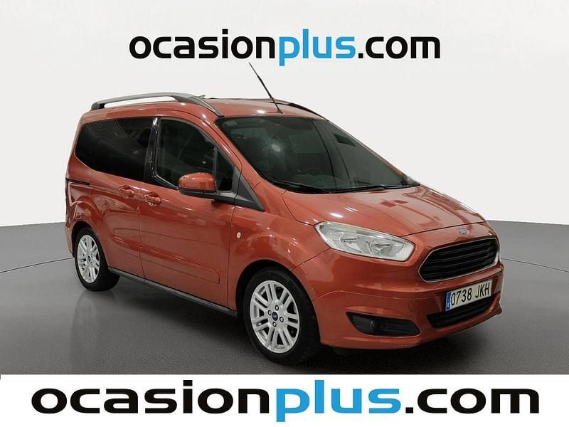 Usado Ford Tourneo Courier Titanium 102 CV (75 kW) 2015 Rojo Monovolumen