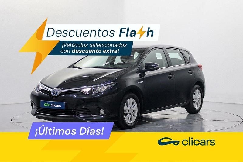 Usado Toyota Auris Hybrid Active 136 CV (100 kW) 2016 Negro Berlina