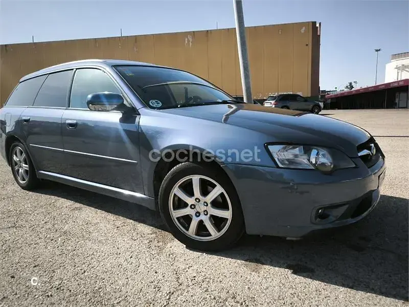 Usado Subaru Legacy 140 CV (102 kW) 2004 Azul Familiar