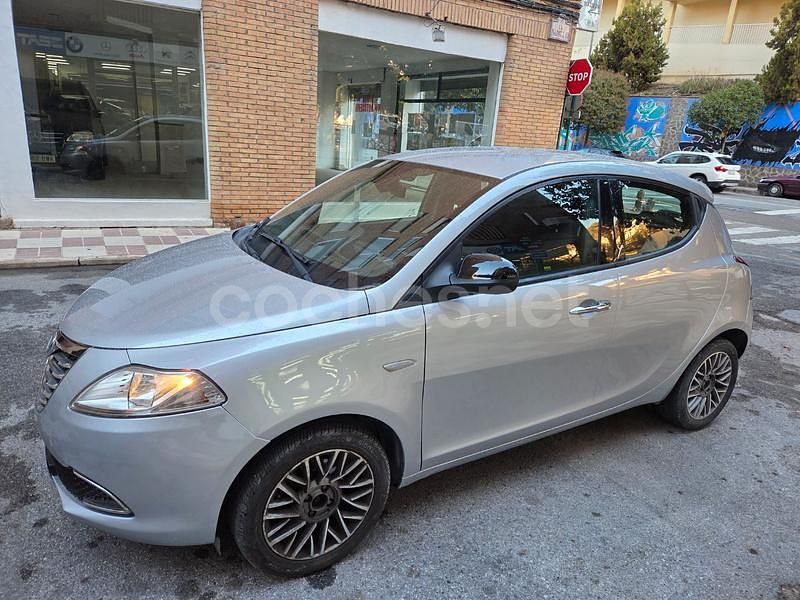 Gris / plata Usado 2012 Lancia Ypsilon Silver Utilitario | 4990 € (Buen precio) - Imagen 1/3