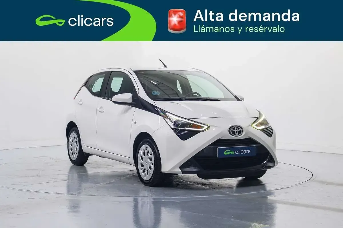Usado Toyota Aygo X-play 72 CV (52 kW) 2018 Blanco Utilitario