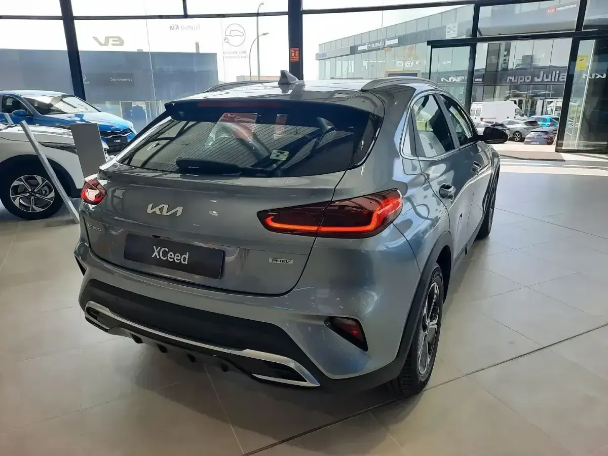 Usado Kia XCeed 141 CV (103 kW) 2024 Gris SUV
