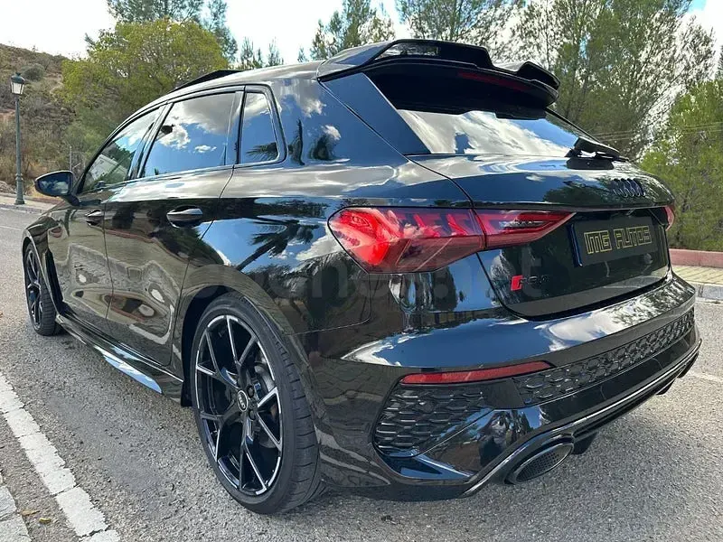 Usado Audi RS3 Sport 400 CV (294 kW) 2024 Negro Berlina