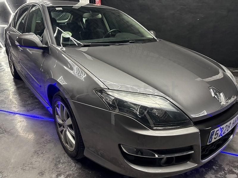 Usado Renault Laguna III Dynamique 110 CV (80 kW) 2012 Gris / plata Berlina