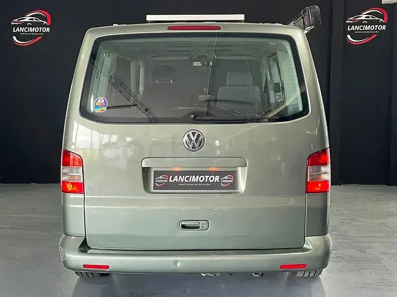 Usado VW Caravelle Comfortline 102 CV (75 kW) 2007 Gris / plata Van