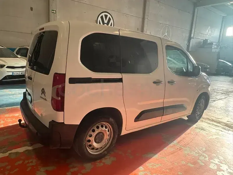 Usado Citroën Berlingo Live 102 CV (75 kW) 2020 Blanco Monovolumen