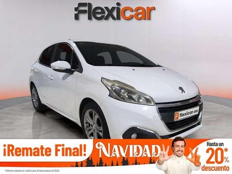 Blanco Usado 2016 Peugeot 208 Allure Utilitario | 6990 € (Precio justo) - Imagen 1/4