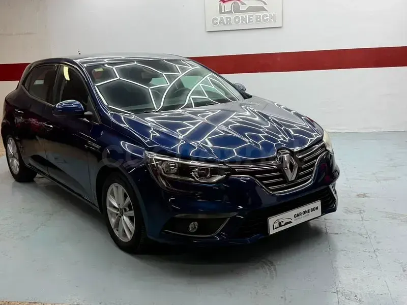Usado Renault Mégane IV Zen 130 CV (95 kW) 2017 Azul Berlina