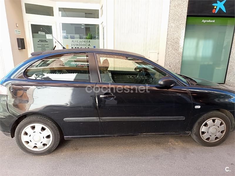 Usado Seat Ibiza 75 CV (55 kW) 2003 Negro Utilitario