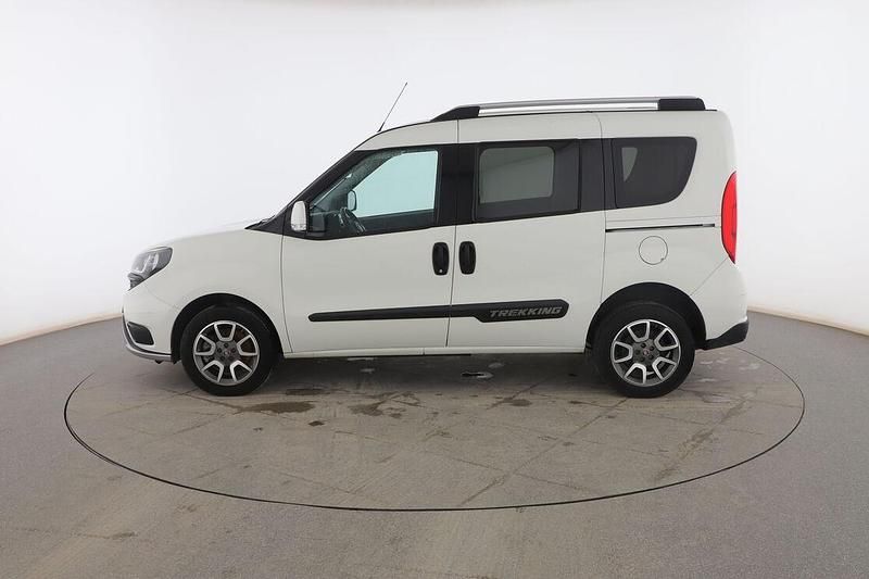 Usado Fiat Doblò Trekking 120 CV (88 kW) 2019 Blanco Monovolumen