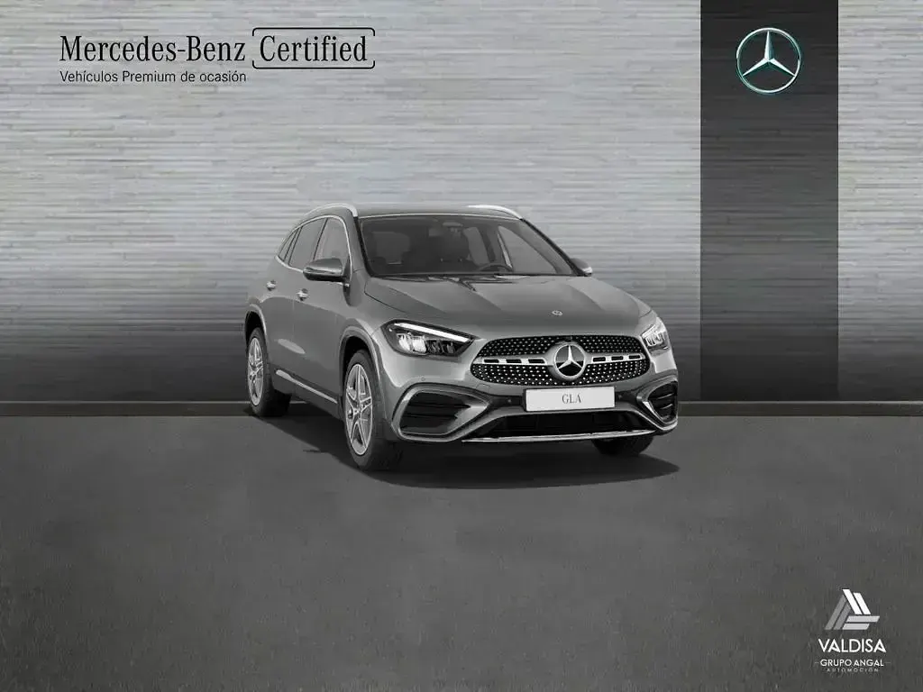 Usado Mercedes GLA200 150 CV (110 kW) 2025 Gris SUV