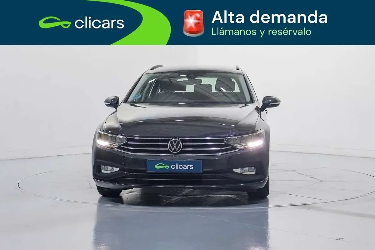 Usado VW Passat Business 122 CV (89 kW) 2021 Gris Familiar