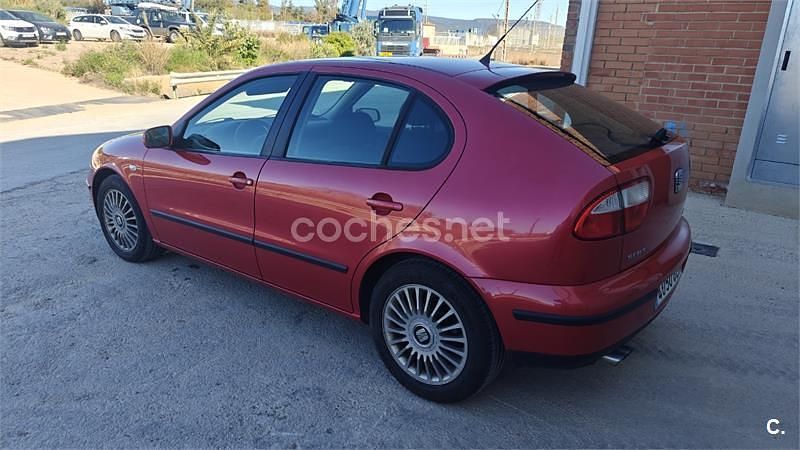 Usado Seat Leon Sport 180 CV (132 kW) 2000 Rojo Utilitario