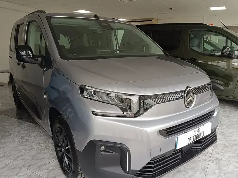 Nuevo Citroën Berlingo 100 CV (73 kW) 2026 Gris / plata Monovolumen