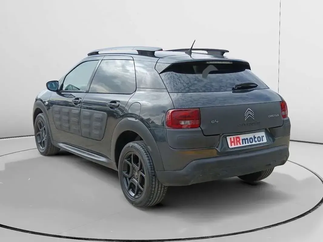 Usado Citroën C4 Cactus PureTech 110 CV (80 kW) 2016 Negro Utilitario