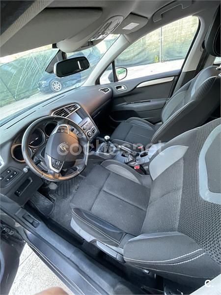 Begagnad Citroën C4 Live 120 HK (88 kW) 2017 Grå Sedan