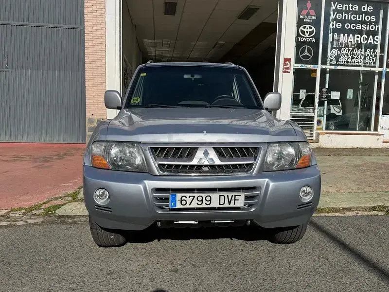 Usado Mitsubishi Montero 160 CV (117 kW) 2006 Gris / plata SUV