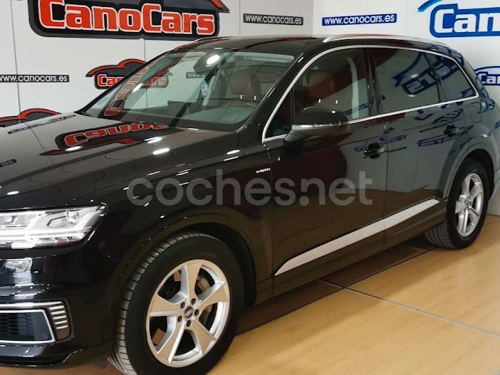 Negro Usado 2017 Audi Q7 Design SUV | 47.800 € - Imagen 1/4