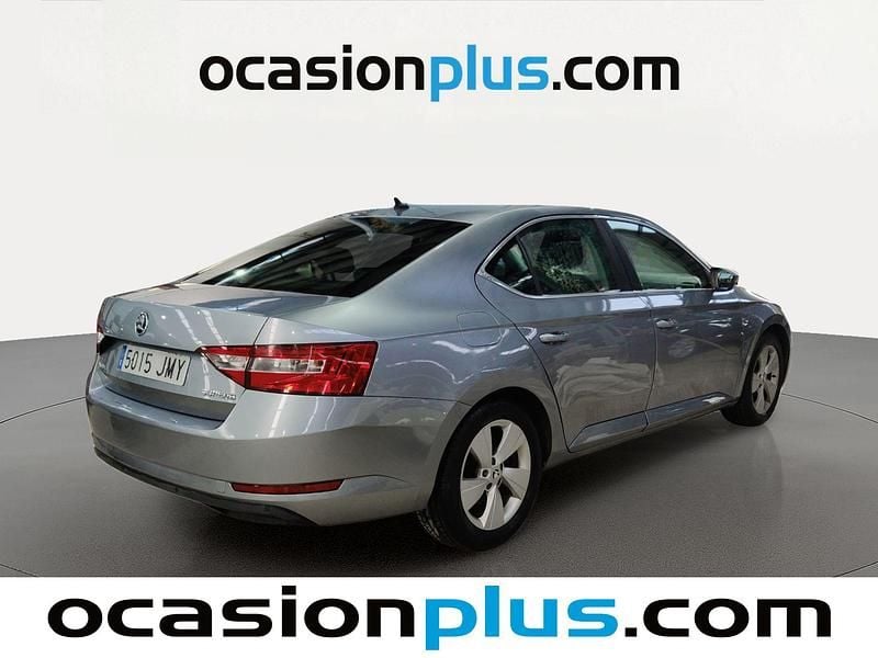 Usado Skoda Superb Ambition 120 CV (88 kW) 2016 Gris Berlina