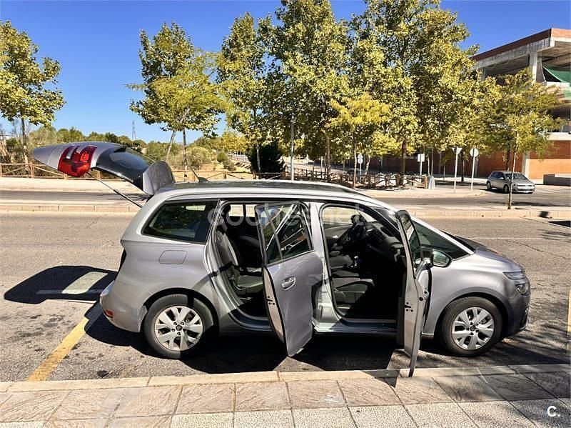 Usado Citroën C4 SpaceTourer Feel 130 CV (95 kW) 2021 Gris / plata Monovolumen