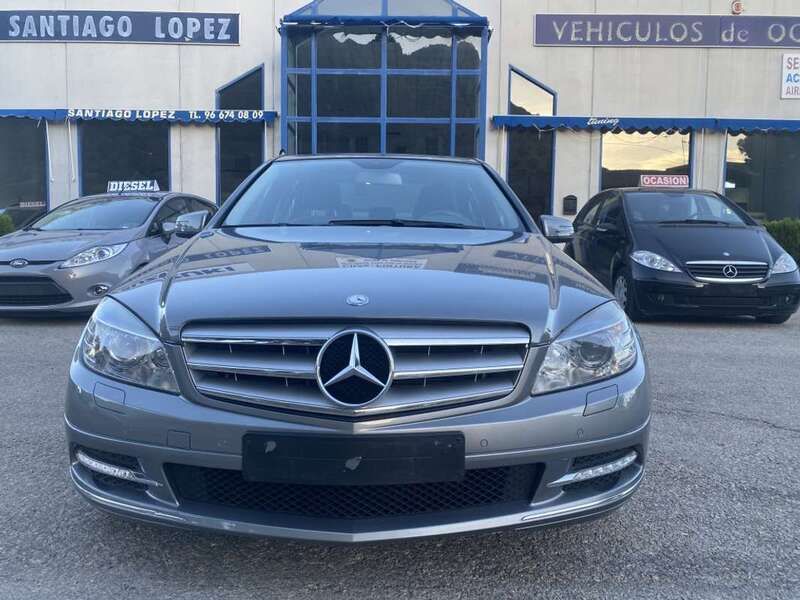 Plateado Usado 2010 Mercedes C200 Edition Berlina | 9800 € (Precio justo) - Imagen 1/4