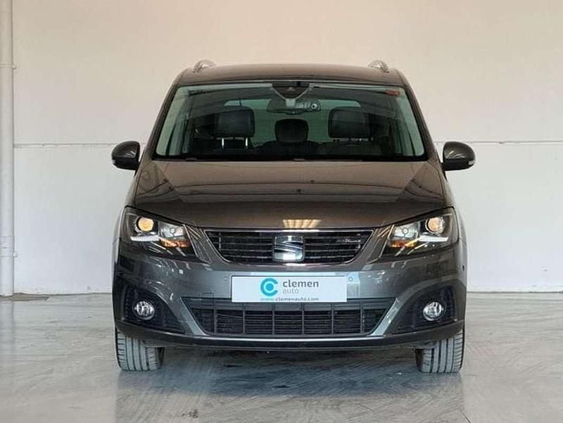Usado Seat Alhambra XCELLENCE 151 CV (111 kW) 2019 Gris / plata Monovolumen