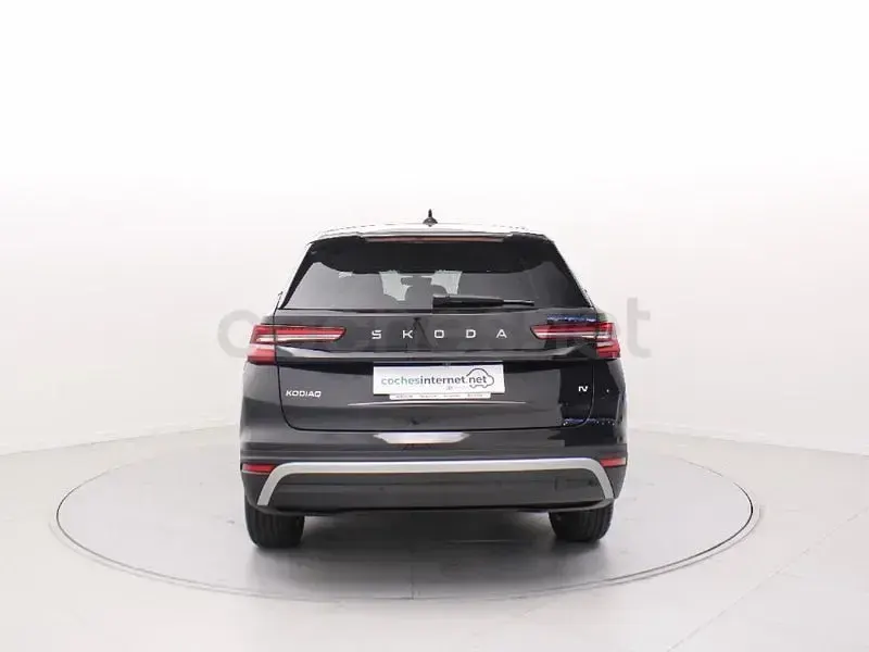 Usado Skoda Kodiaq Selection 204 CV (150 kW) 2025 Blanco SUV