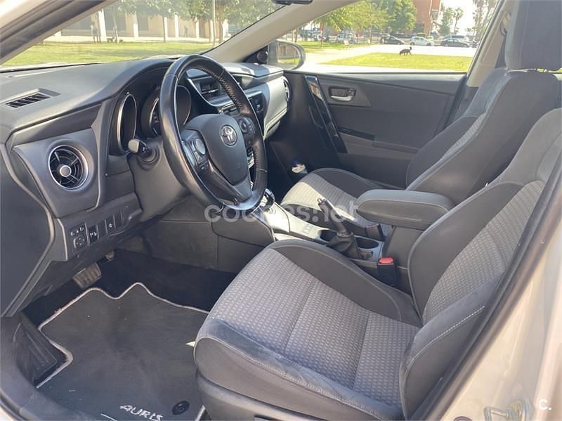 Usado Toyota Auris Hybrid Active 136 CV (100 kW) 2018 Blanco Familiar
