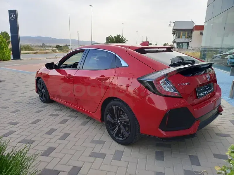 Usado Honda Civic Dynamic 129 CV (94 kW) 2018 Rojo Berlina