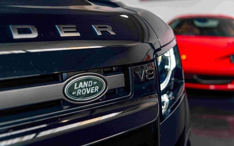 Usado Land Rover Defender Carpathian Edition 525 CV (386 kW) 2023 Gris SUV