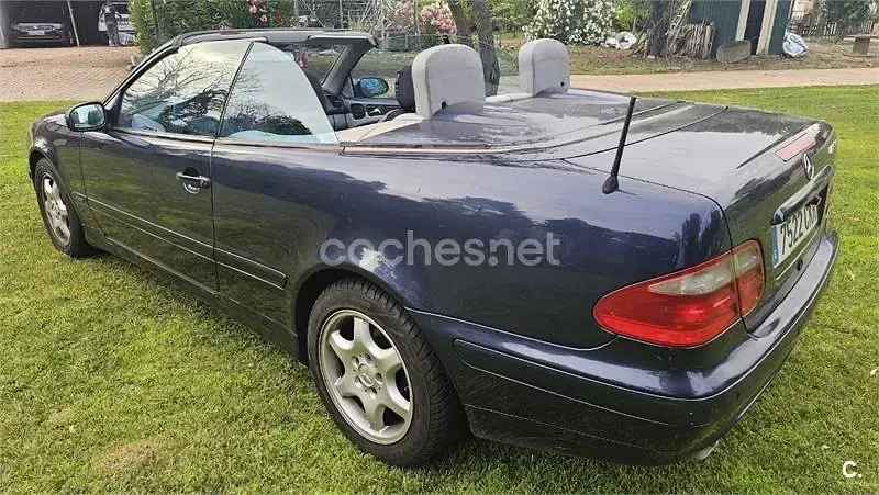 Usado Mercedes CLK230 Avantgarde 193 CV (141 kW) 2000 Azul Descapotable