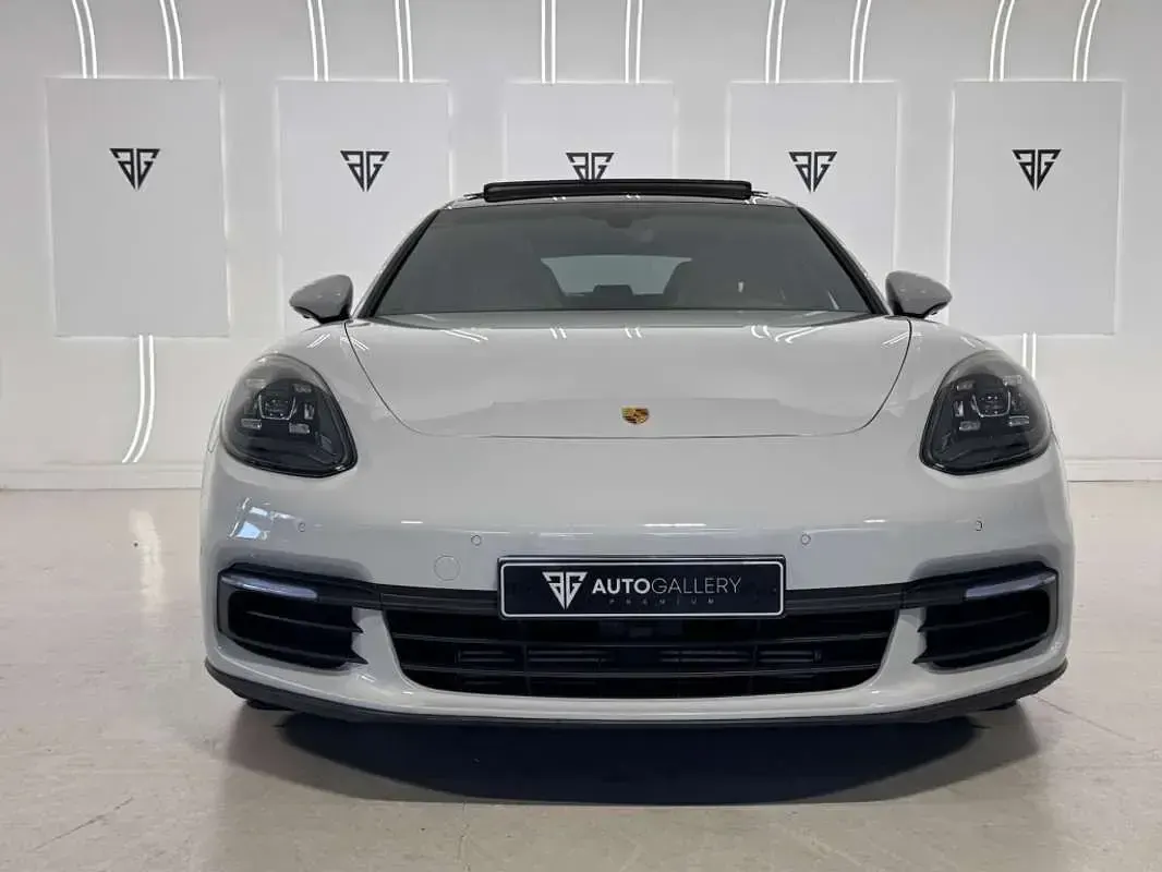 Usado Porsche Panamera 4 Sport Turismo Sport Turismo 330 CV (242 kW) 2018 Gris Familiar