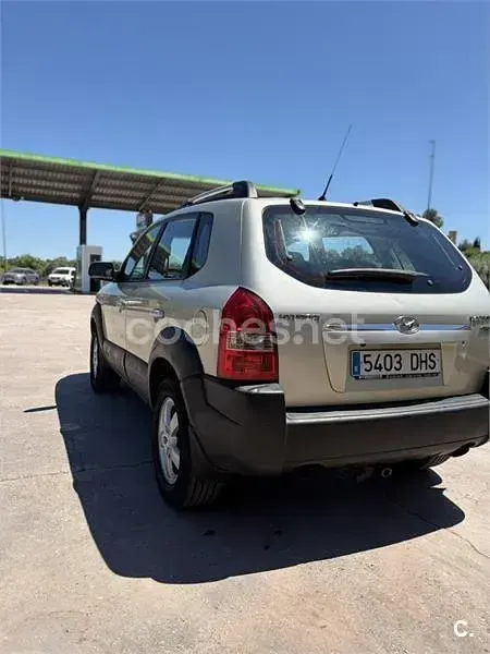 Usado Hyundai Tucson Comfort 112 CV (82 kW) 2005 Amarillo SUV