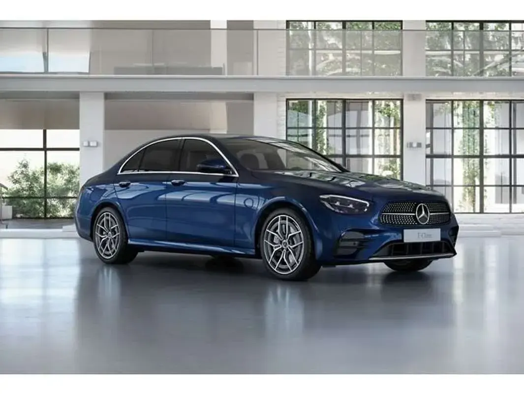 Usado Mercedes E300 320 CV (235 kW) 2022 Azul Berlina