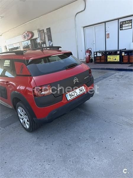 Usado Citroën C4 Feel 82 HP (60 kW) 2016 Vermelho Sedan