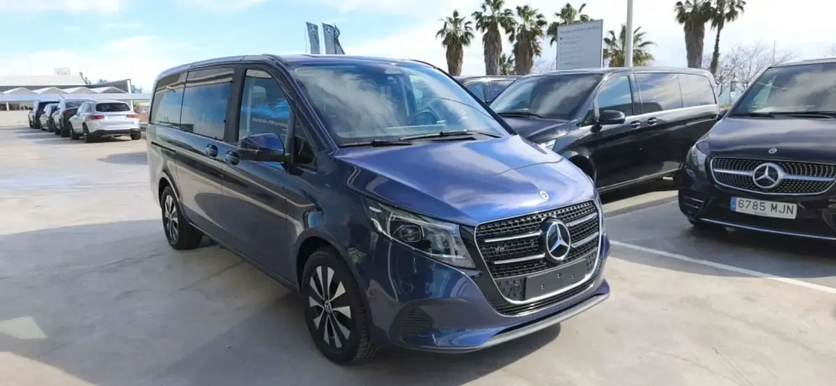 Nuevo Mercedes V220 Style 163 CV (119 kW) 2026 Azul Monovolumen