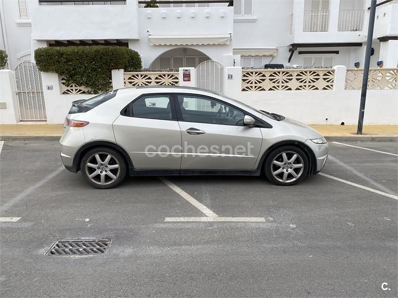 Beige Usado 2008 Honda Civic Sport Berlina | 3850 € (Buen precio) - Imagen 1/4