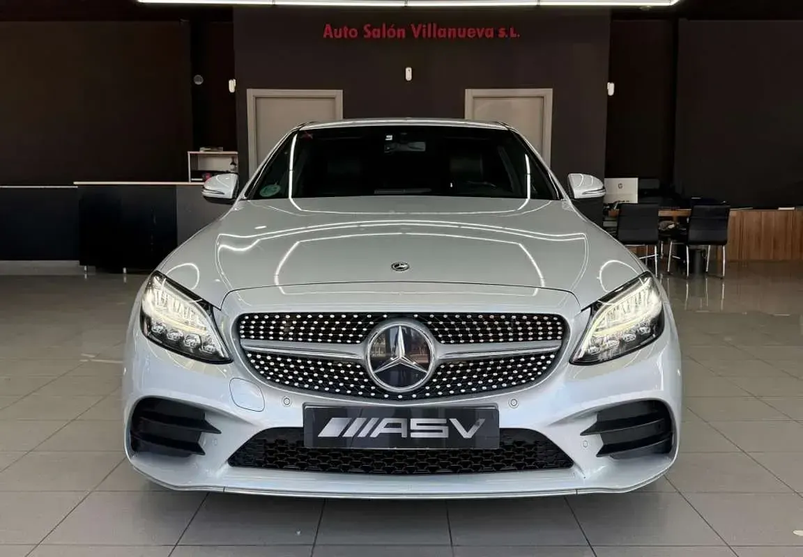 Usado Mercedes C180 156 CV (114 kW) 2018 Gris Berlina