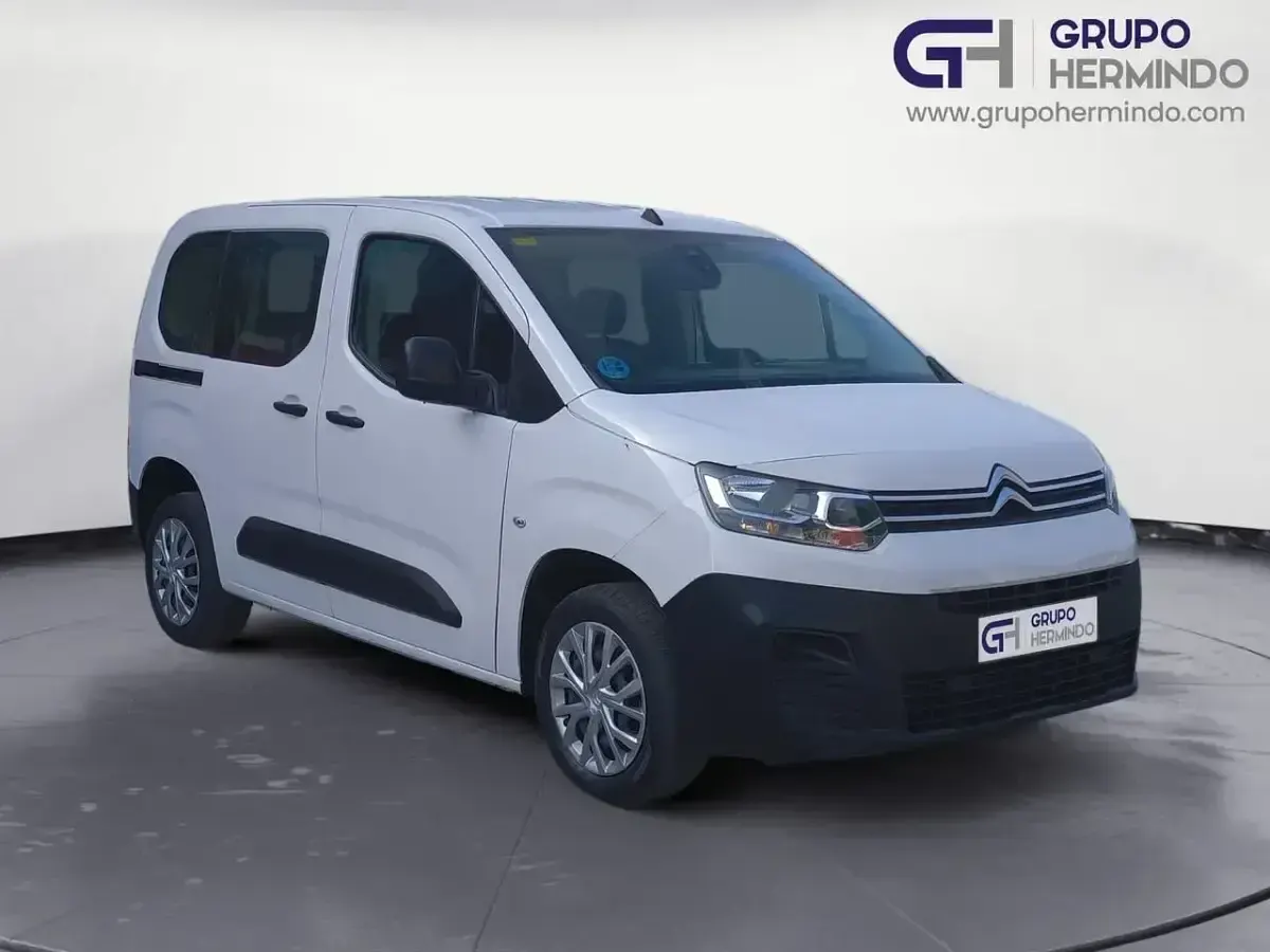 Usado Citroën Berlingo Business Class 102 HP (75 kW) 2022 Branco Monovolume