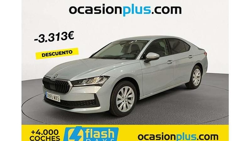 Plateado Nuevo 2025 Skoda Superb Essence Berlina | 29.991 € (Buen precio) - Imagen 1/4