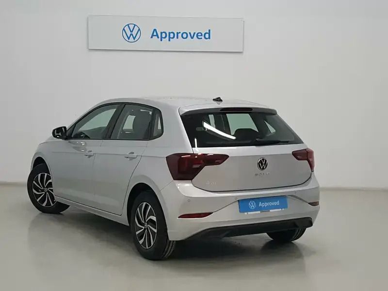 Usado VW Polo Life 95 CV (69 kW) 2024 Gris Utilitario