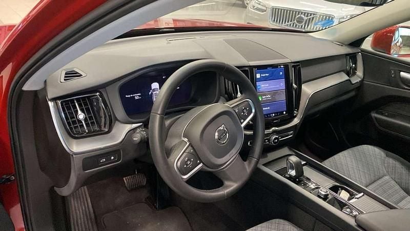 Usado Volvo XC60 Core 351 CV (258 kW) 2024 Granate SUV