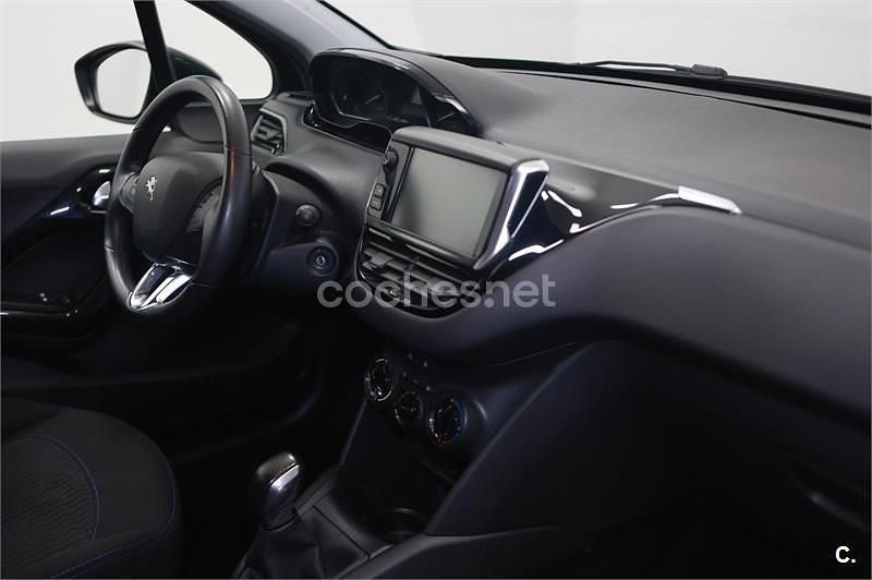 Usado Peugeot 208 82 CV (60 kW) 2018 Blanco Utilitario