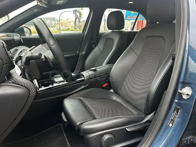 Usado Mercedes A200 150 CV (110 kW) 2021 Azul Berlina